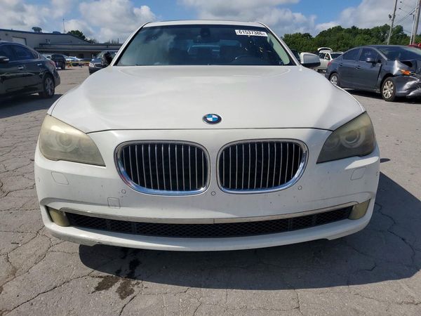 2012 BMW 740