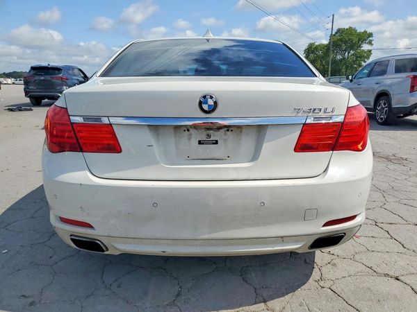 2012 BMW 740