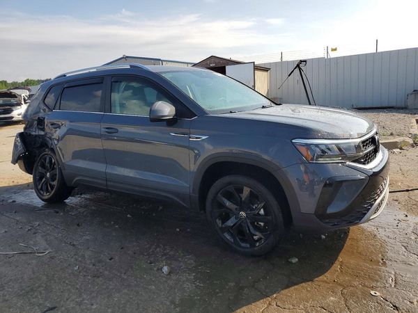 2022 VOLKSWAGEN TAOS 4Motion SE