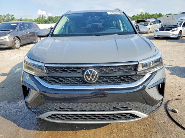 2022 VOLKSWAGEN TAOS 4Motion SE