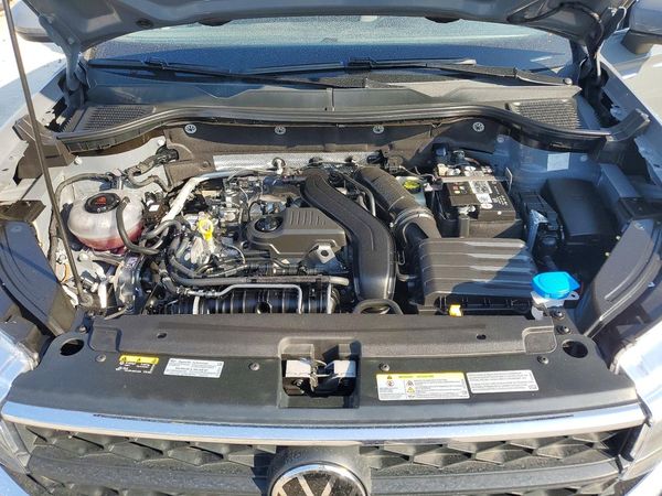 2022 VOLKSWAGEN TAOS 4Motion SE