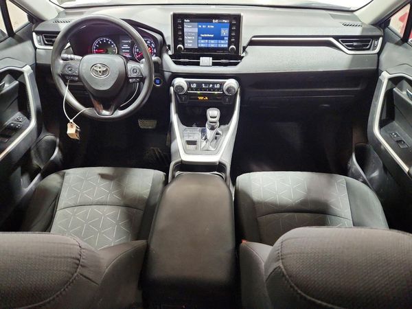 2021 TOYOTA RAV4 XLE