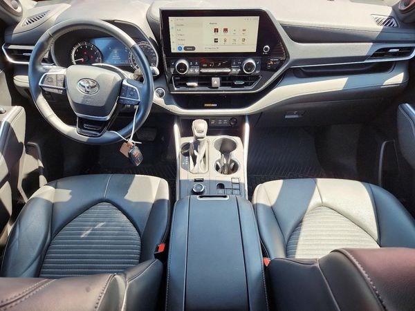 2024 TOYOTA HIGHLANDER