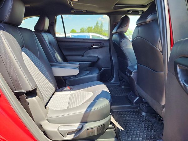 2024 TOYOTA HIGHLANDER