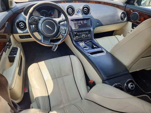 2013 JAGUAR XJ XJL Portfolio