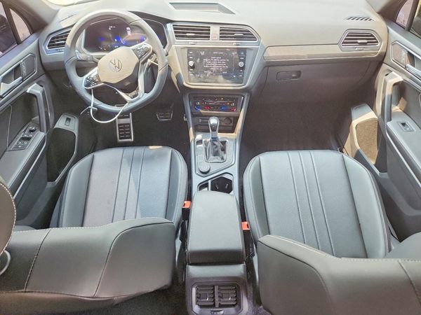 2024 VOLKSWAGEN TIGUAN 4Motion SE R-Line Black
