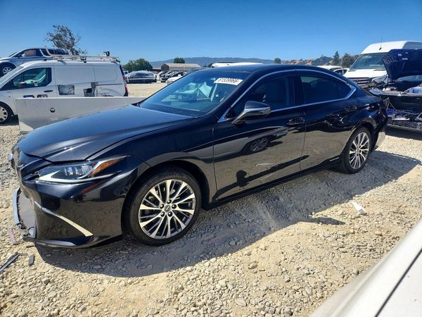 2021 LEXUS ES 300h Premium