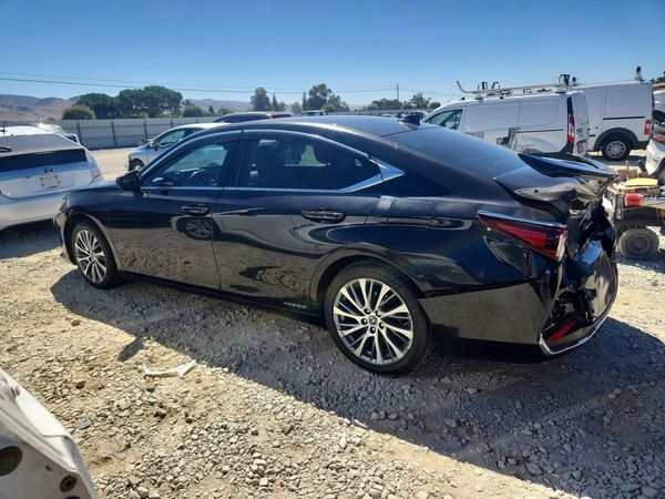 2021 LEXUS ES 300h Premium