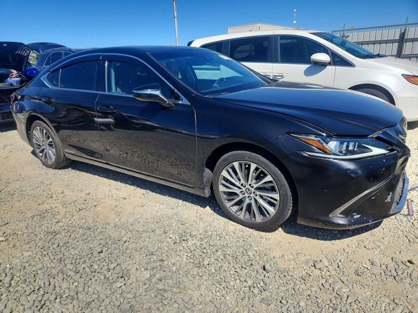 2021 LEXUS ES 300h Premium