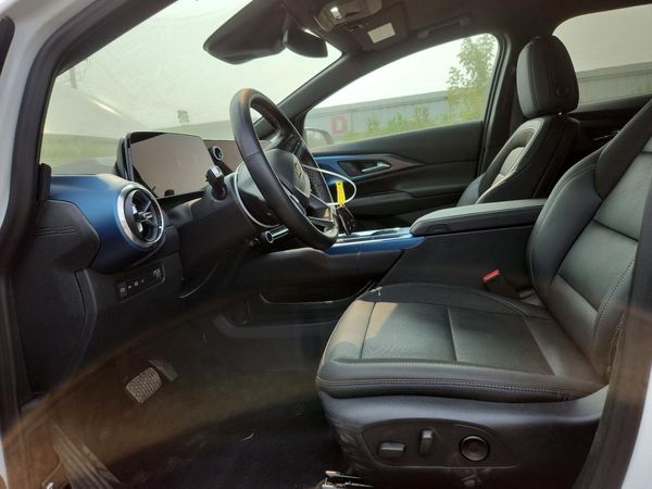 2025 CHEVROLET EQUINOX LT 2 PDE — DENT