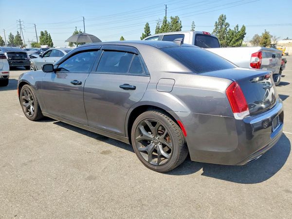 2019 CHRYSLER 300