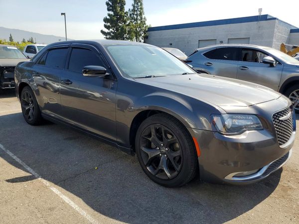 2019 CHRYSLER 300