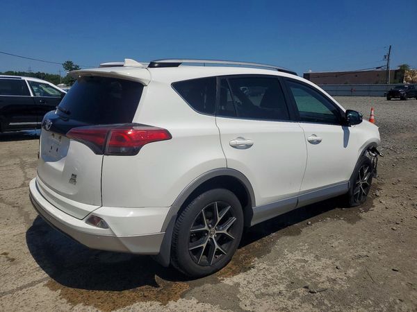 2018 TOYOTA RAV4 SE