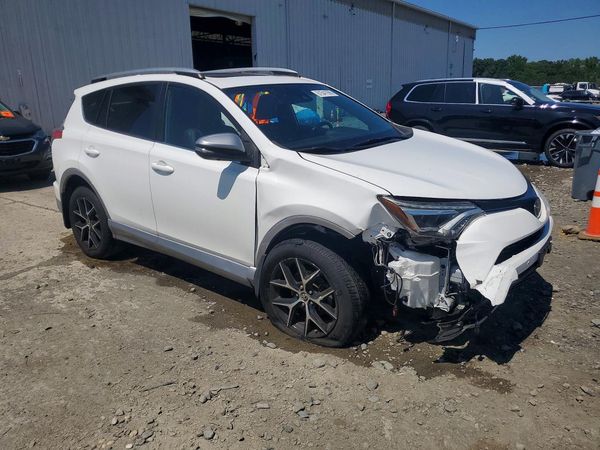 2018 TOYOTA RAV4 SE