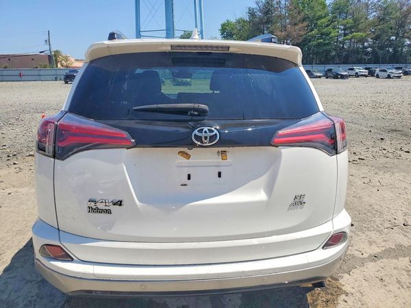 2018 TOYOTA RAV4 SE