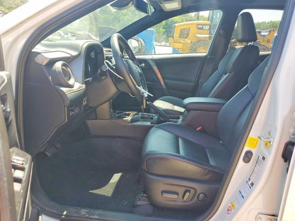 2018 TOYOTA RAV4 SE