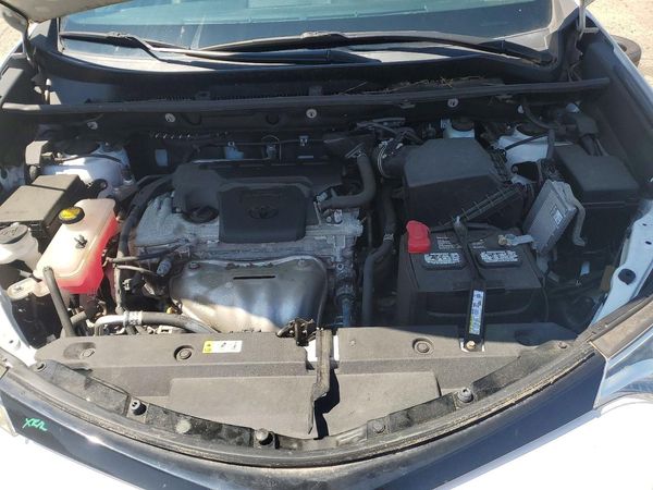 2018 TOYOTA RAV4 SE