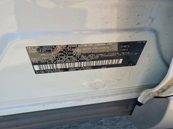 2018 TOYOTA RAV4 SE