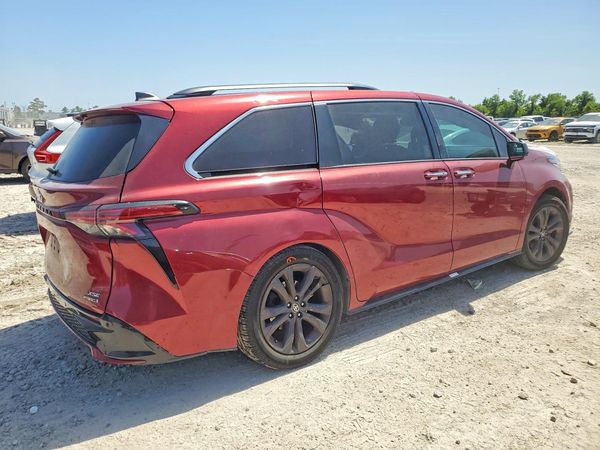 2022 TOYOTA SIENNA