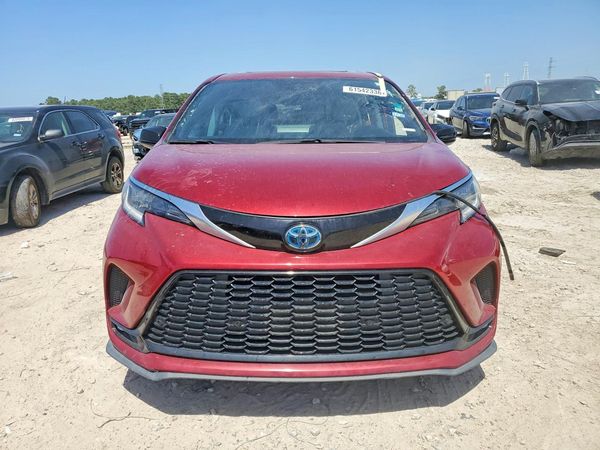 2022 TOYOTA SIENNA