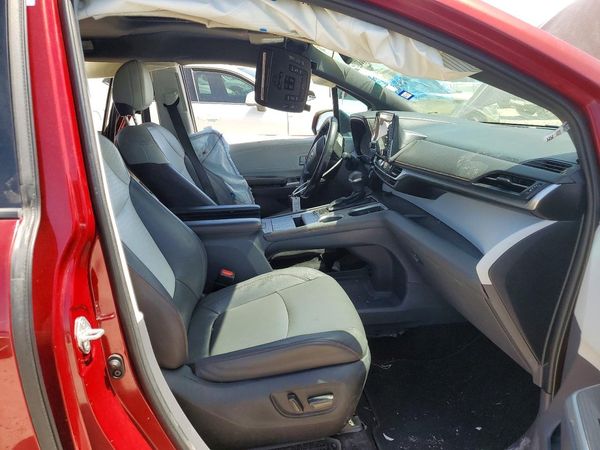 2022 TOYOTA SIENNA