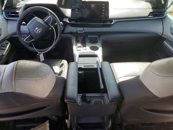 2022 TOYOTA SIENNA