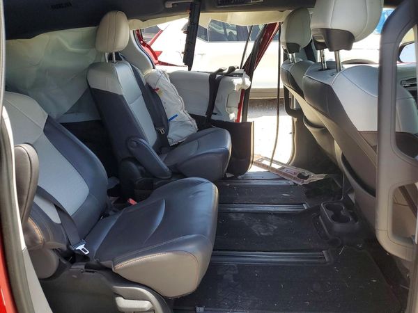 2022 TOYOTA SIENNA