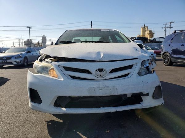 2013 TOYOTA COROLLA