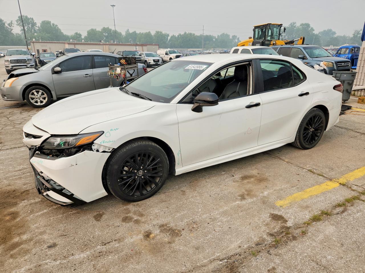 2021 TOYOTA CAMRY SE — Front 3/4