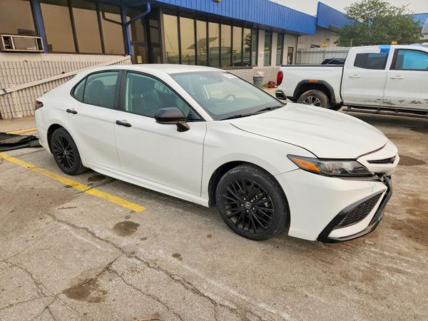 2021 TOYOTA CAMRY SE — Passenger 3/4