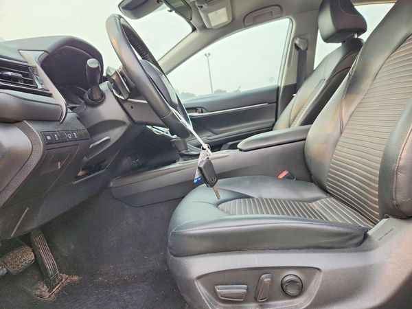 2021 TOYOTA CAMRY SE — DENT