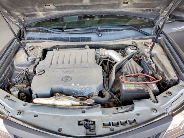 2014 TOYOTA CAMRY — Engine bay