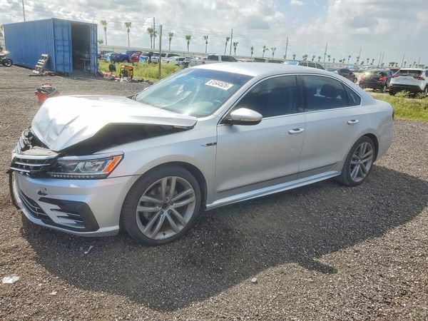 2017 VOLKSWAGEN PASSAT