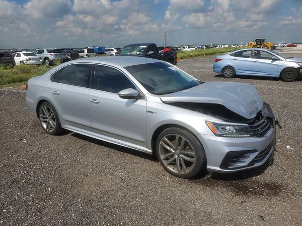 2017 VOLKSWAGEN PASSAT