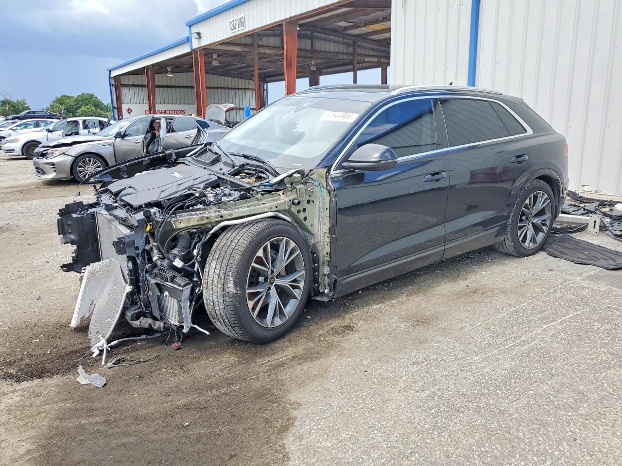 2023 AUDI Q8