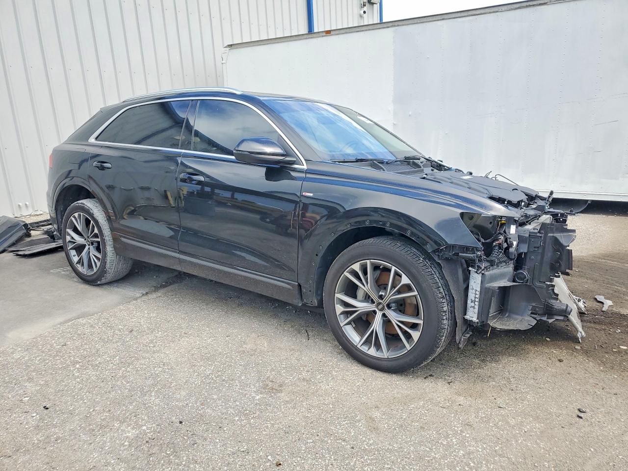 2023 AUDI Q8