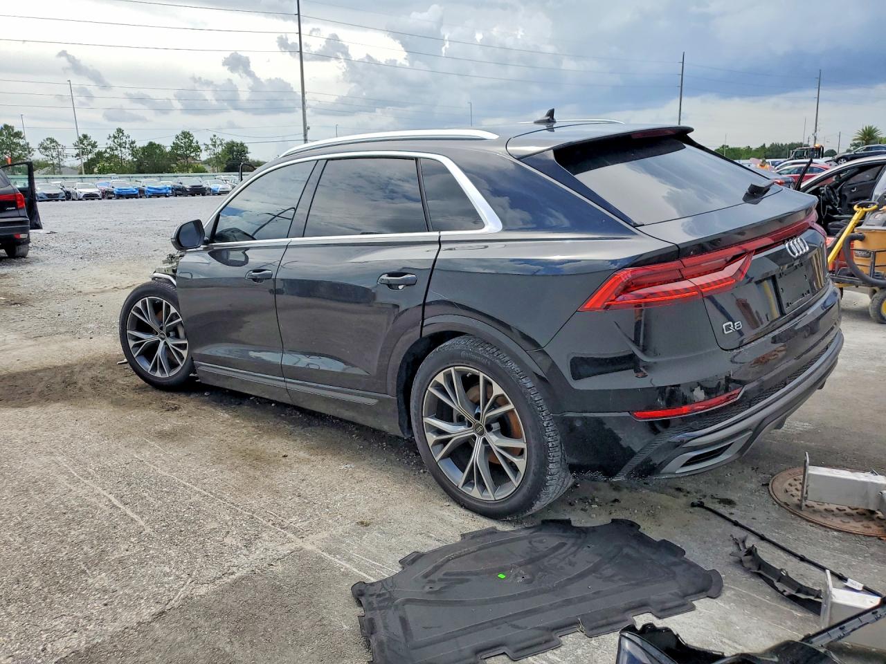 2023 AUDI Q8