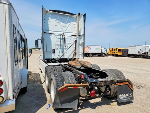 2019 VOLVO VNL