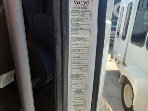 2019 VOLVO VNL