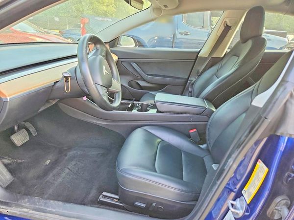 2019 TESLA MODEL 3 — DENT