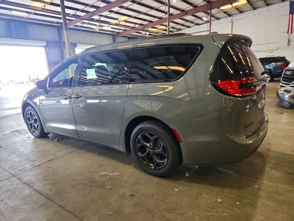 2021 CHRYSLER PACIFICA Limited