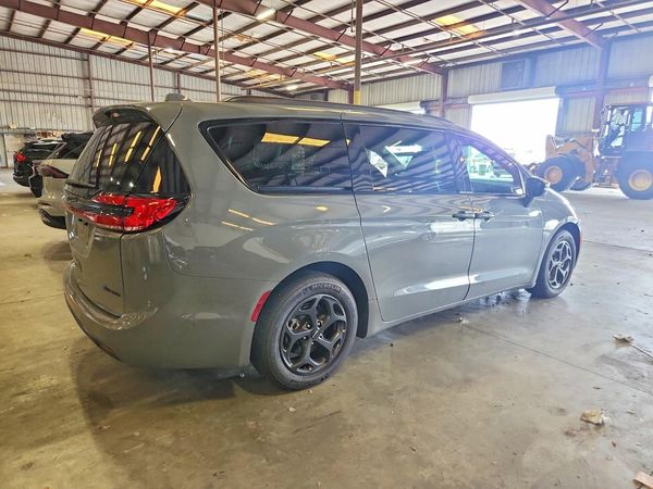 2021 CHRYSLER PACIFICA Limited
