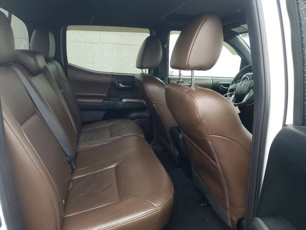 2017 TOYOTA TACOMA Limited