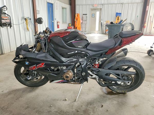 2022 BMW S