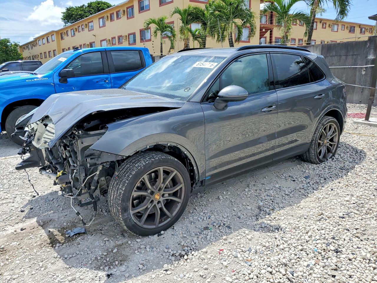 2022 PORSCHE CAYENNE Base