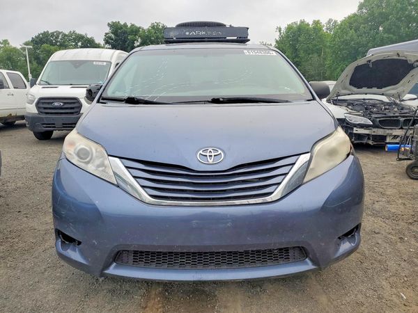 2015 TOYOTA SIENNA — DIRF