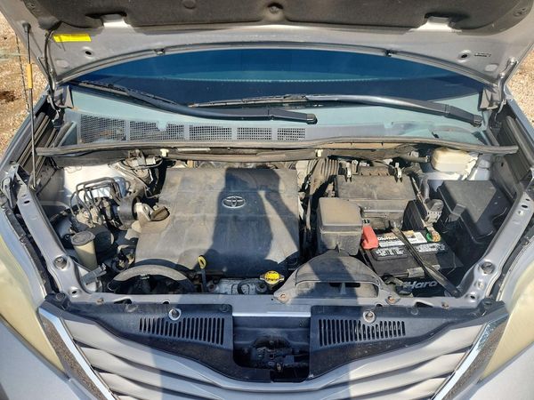 2013 TOYOTA SIENNA