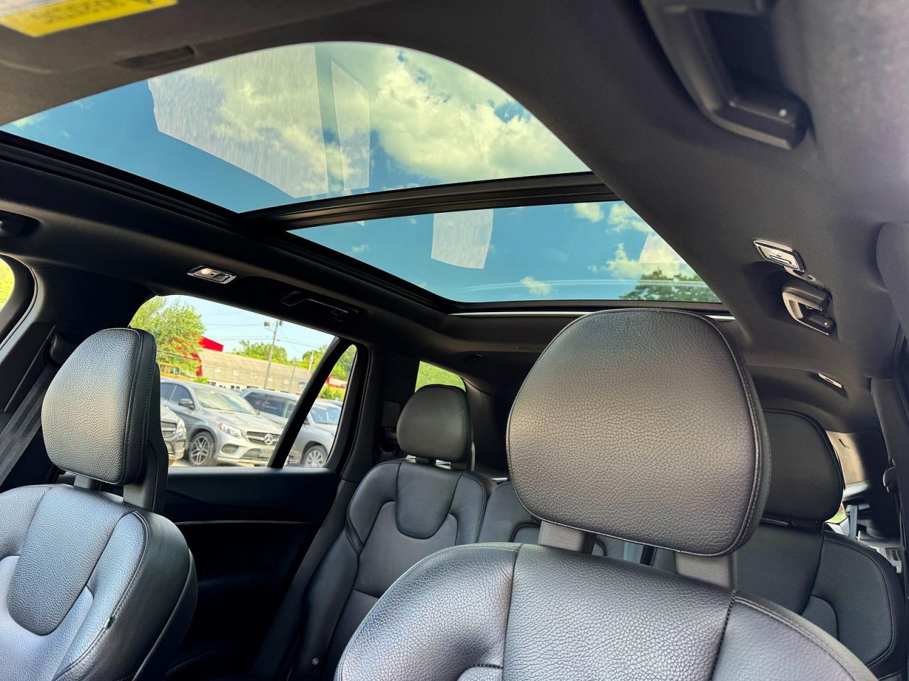 2020 VOLVO XC90