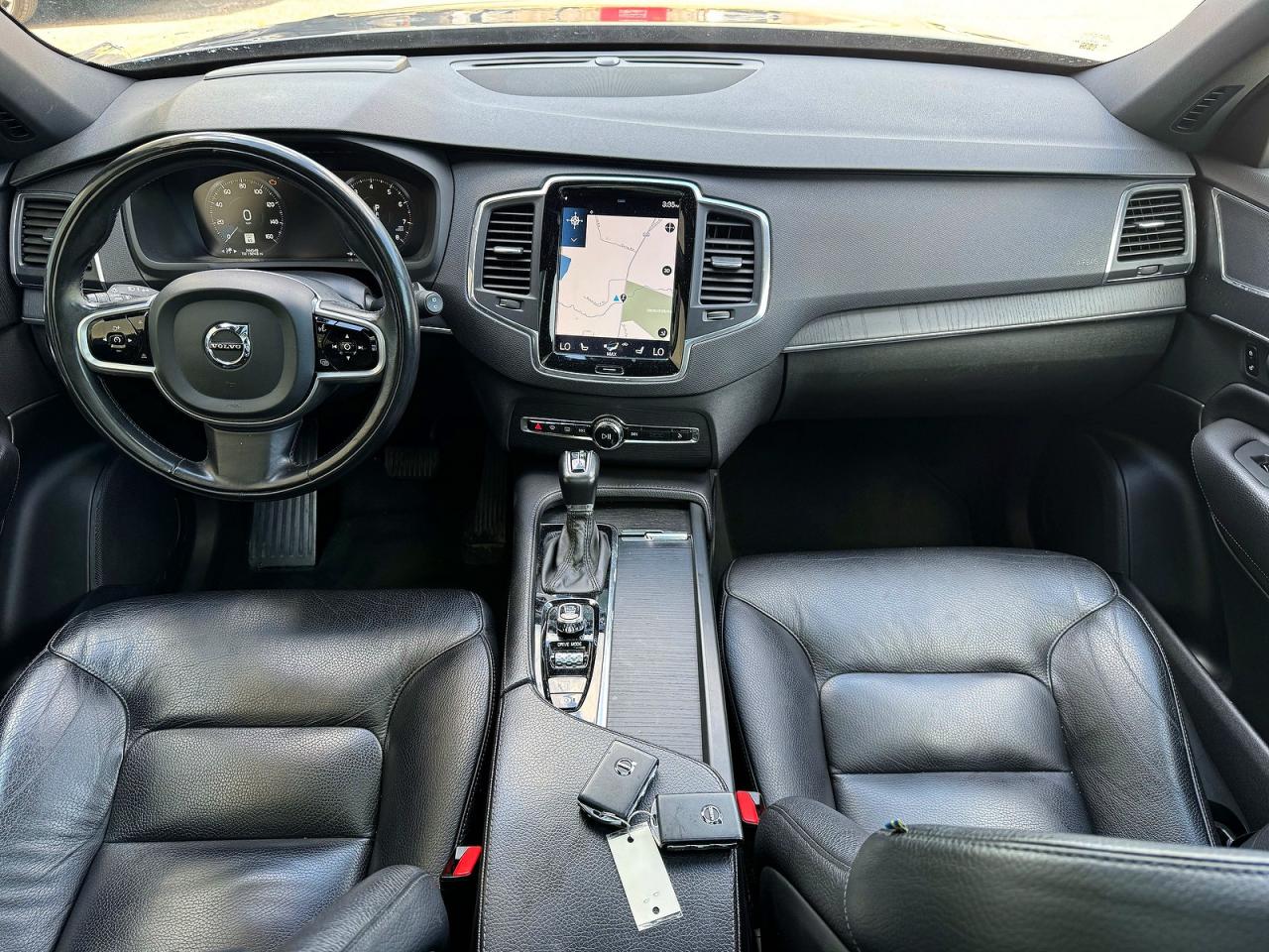 2020 VOLVO XC90 Momentum