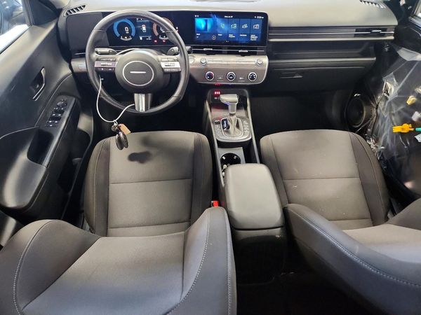 2024 HYUNDAI KONA SE